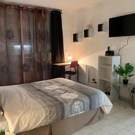 Nimes Studio Parking Dhuoda Εξωτερικό φωτογραφία