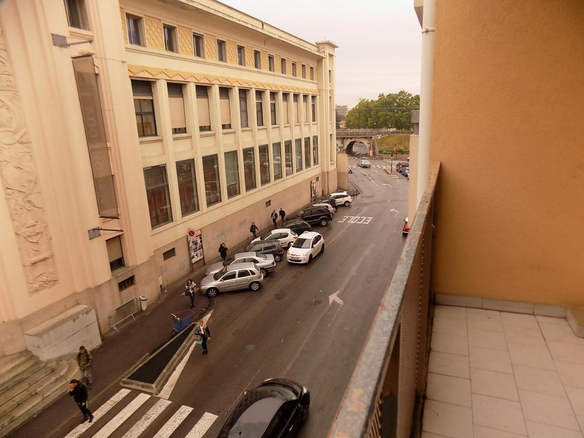 Nimes Studio Parking Dhuoda Εξωτερικό φωτογραφία