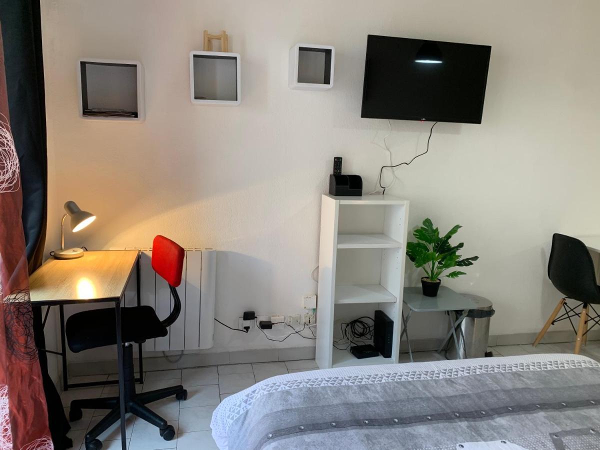 Nimes Studio Parking Dhuoda Εξωτερικό φωτογραφία