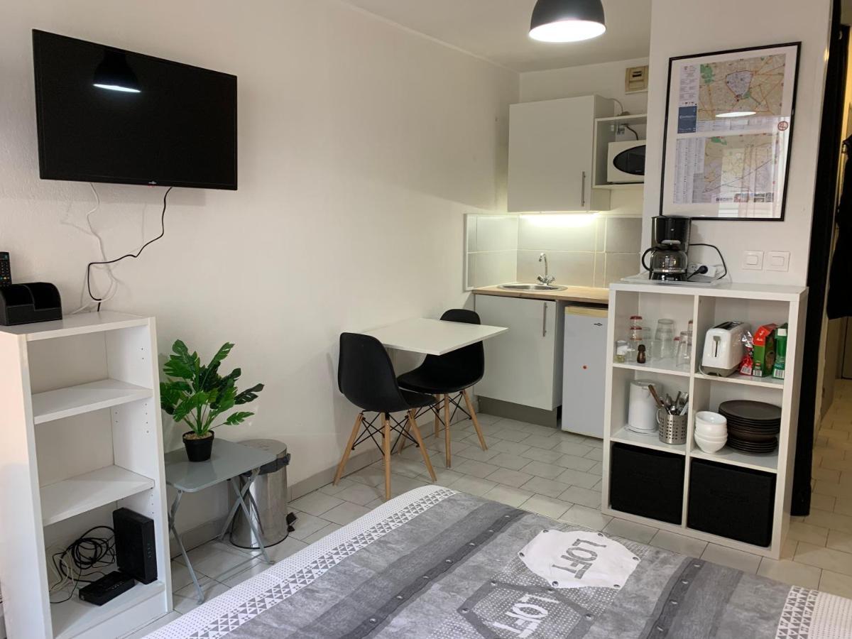 Nimes Studio Parking Dhuoda Εξωτερικό φωτογραφία