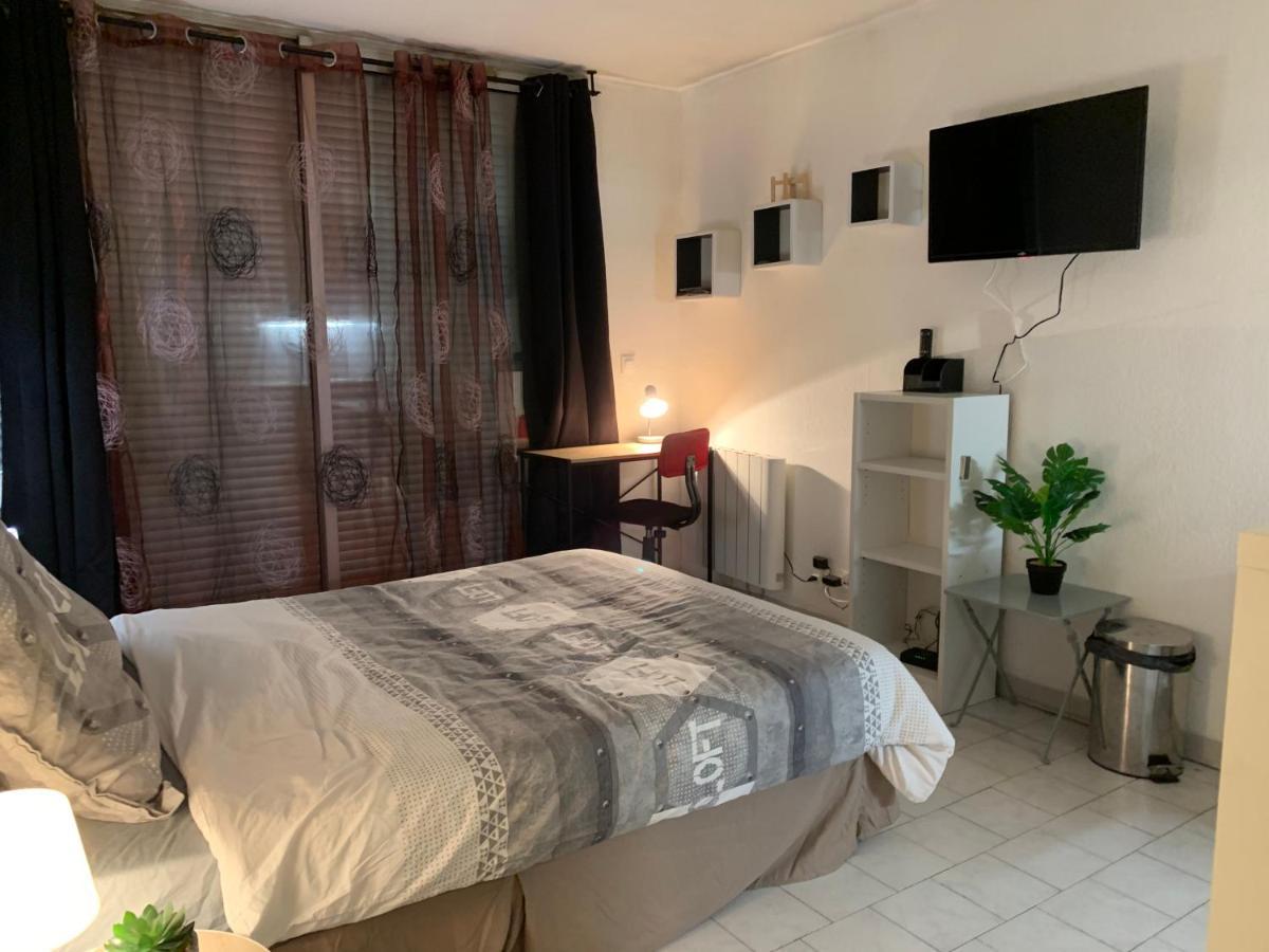 Nimes Studio Parking Dhuoda Εξωτερικό φωτογραφία