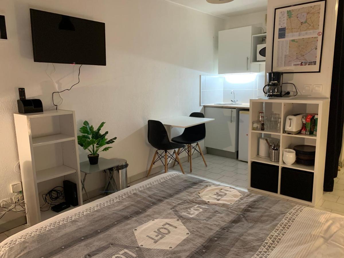 Nimes Studio Parking Dhuoda Εξωτερικό φωτογραφία